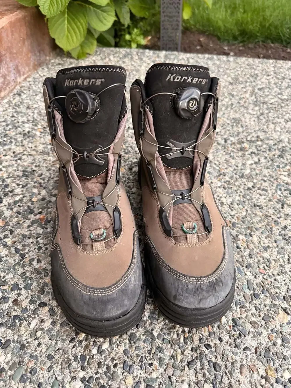Korkers Midsized Wading Boots Men's Size 13 with OmniTrax Interchangeable Soles